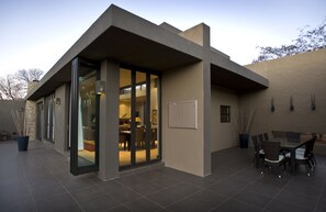 Luxury Room, 1 King Bed, Private Bathroom, Garden View | Terrace/patio