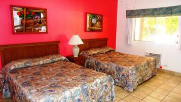 Habitación doble estándar | Decoración personalizada, muebles diferentes y wifi gratis