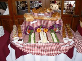 Dinner served, Italian cuisine