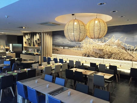 供应早餐和晚餐. 奥斯坦德酒店