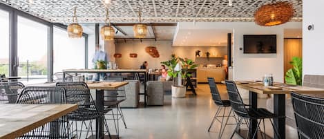 Daily buffet breakfast (EUR 22 per person)