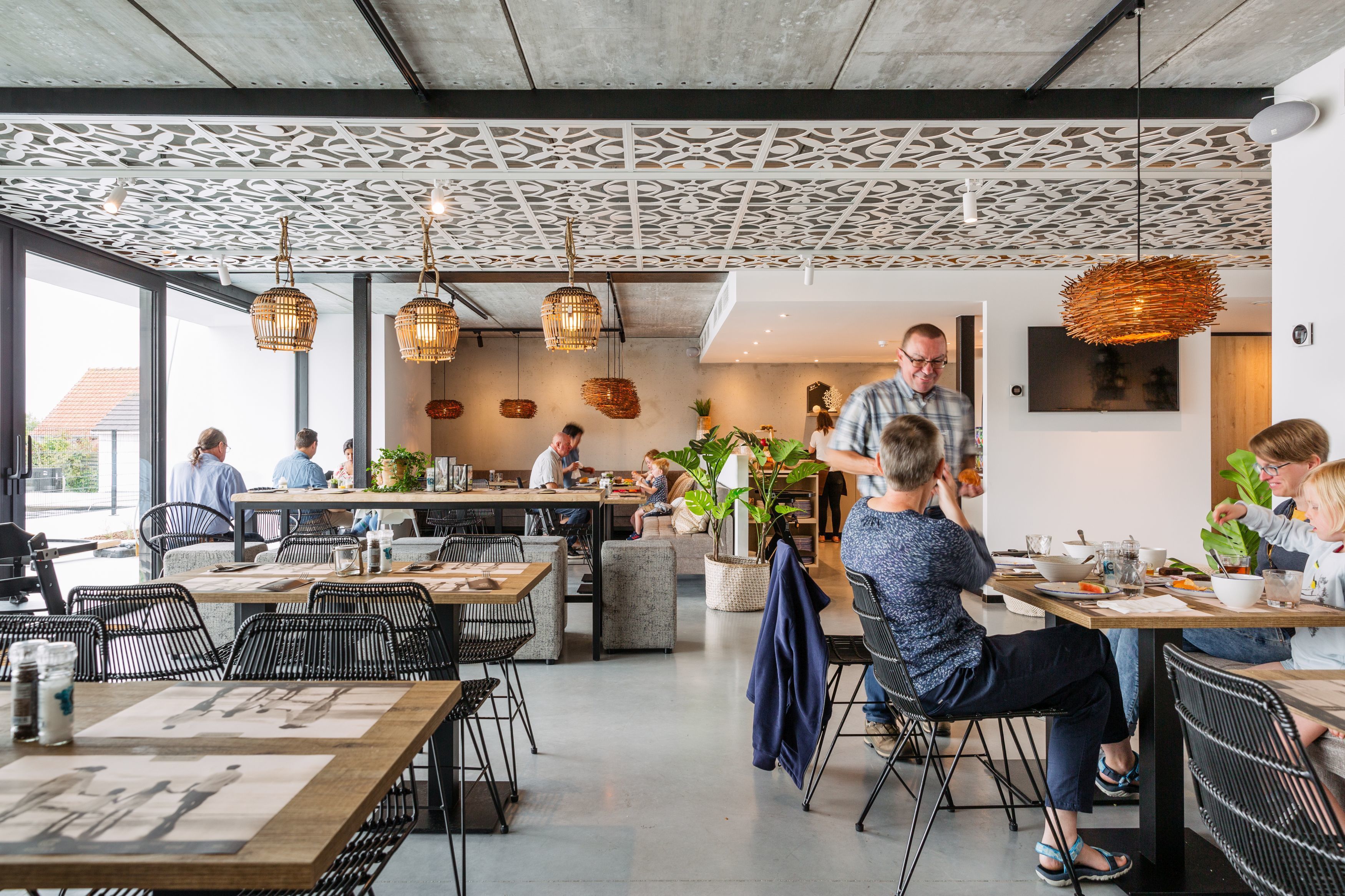 daily buffet breakfast (eur 20 per person)