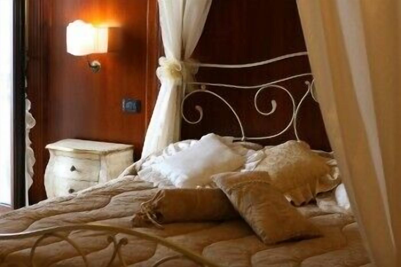 suite (turkish bath) | premium bedding, minibar, in-room safe, soundproofing