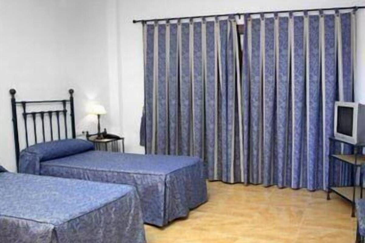 Free WiFi, bed sheets, wheelchair access