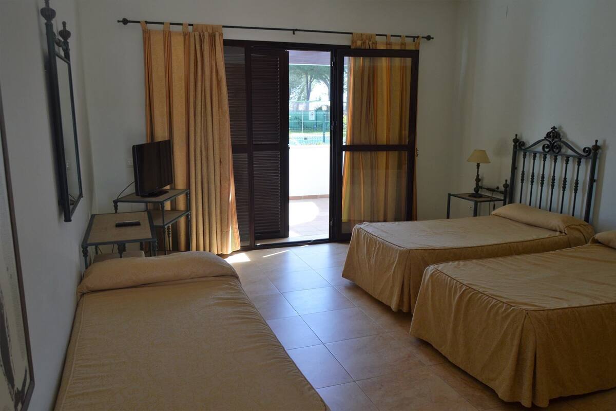 Free WiFi, bed sheets, wheelchair access
