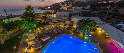2 outdoor pools, pool umbrellas, pool loungers
