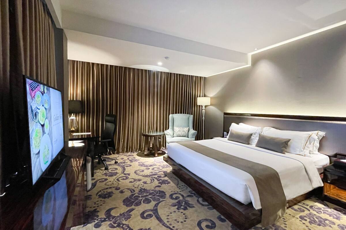 Minibar, in-room safe, desk, soundproofing