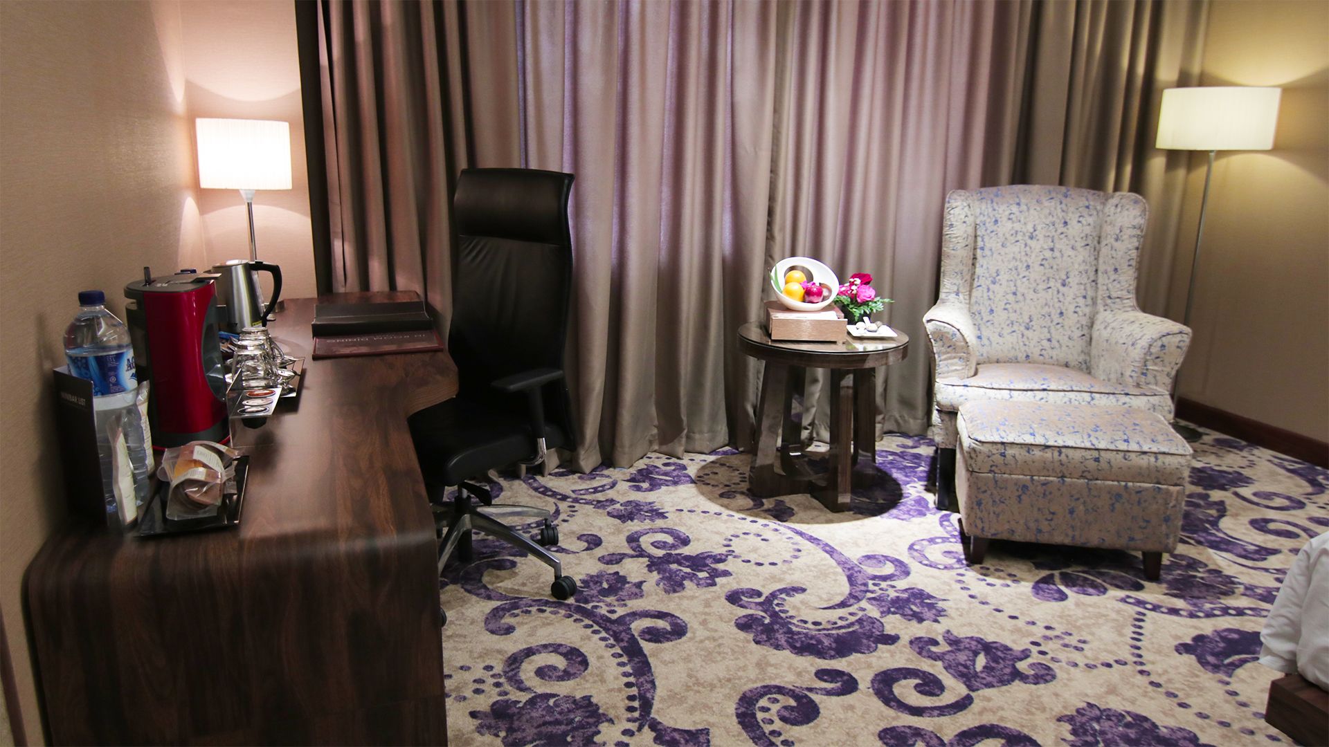 arista club | minibar, in-room safe, desk, soundproofing