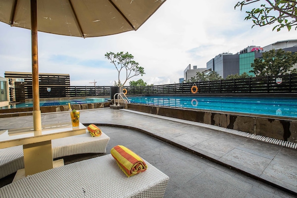 Outdoor pool, pool loungers