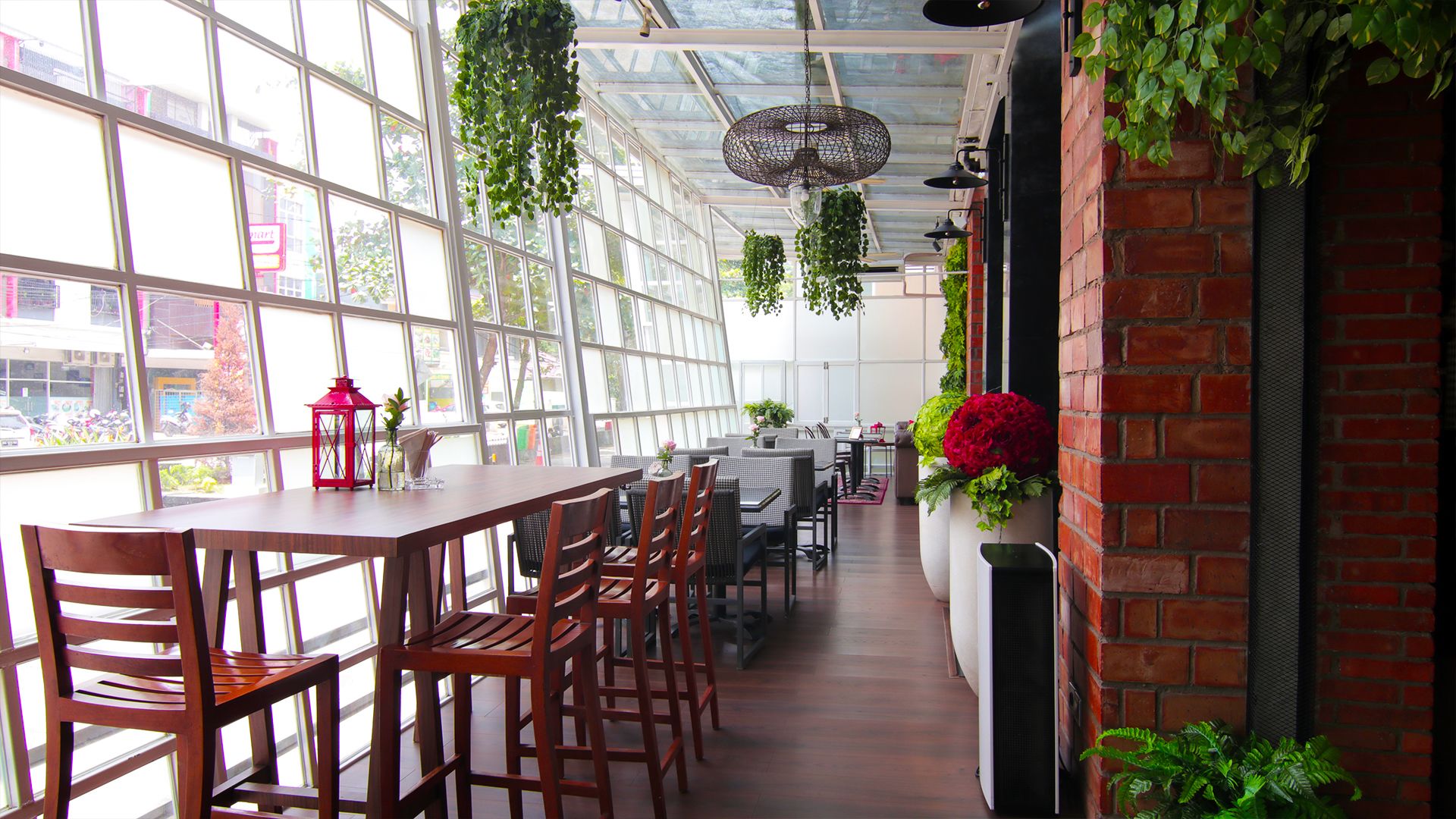 3 restaurants, breakfast, lunch, dinner served; indonesian cuisine