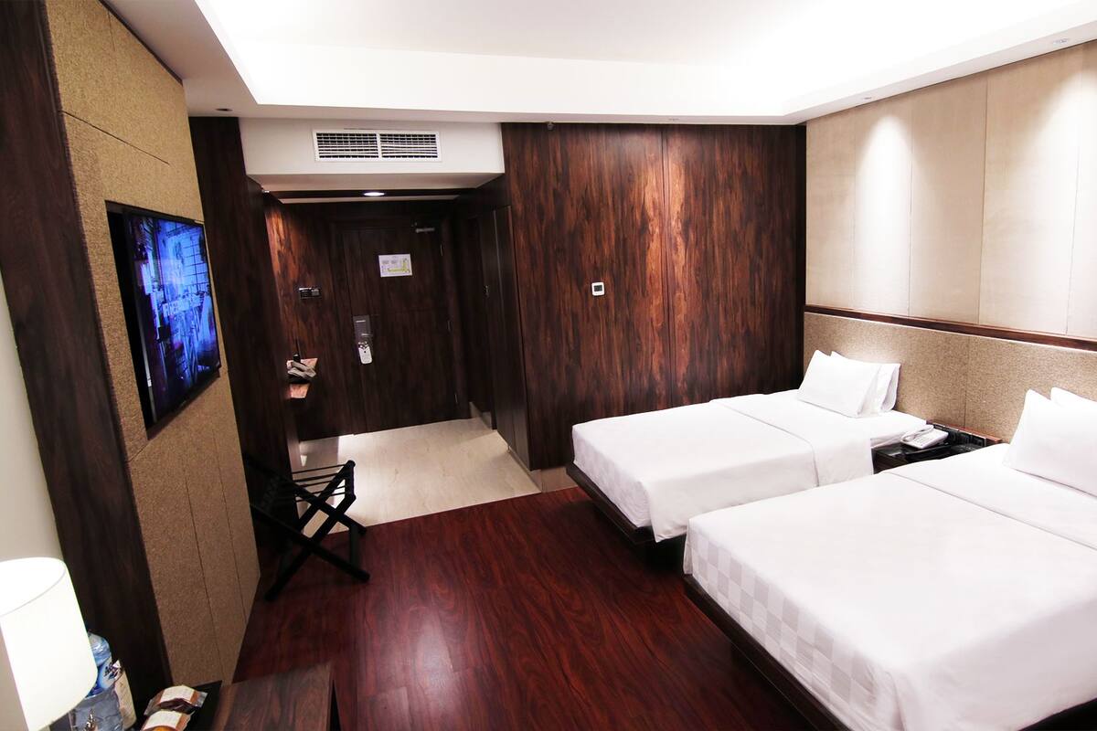Minibar, in-room safe, desk, soundproofing