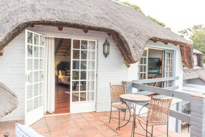 Willows | Terrace/patio - Thatchfoord Lodge (Sandton)