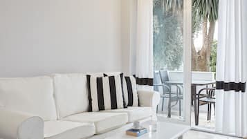 Suite with private pool, 2 Bedrooms | 客房景觀