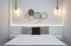 Minibar, in-room safe, desk, soundproofing - Mr and Mrs White Corfu Couples Retreat Adults Only (Corfu)