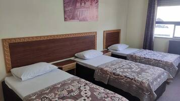 Standard Twin Room | 1 bilik tidur, peralatan tempat tidur hipoalergenik, Wi-fi percuma