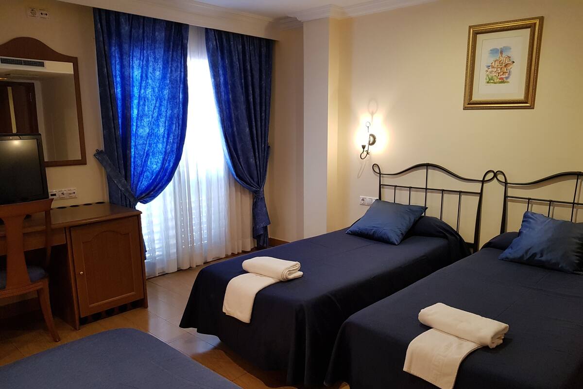 Quadruple Room, Sea View | In-room safe, desk, soundproofing, WiFi (free)