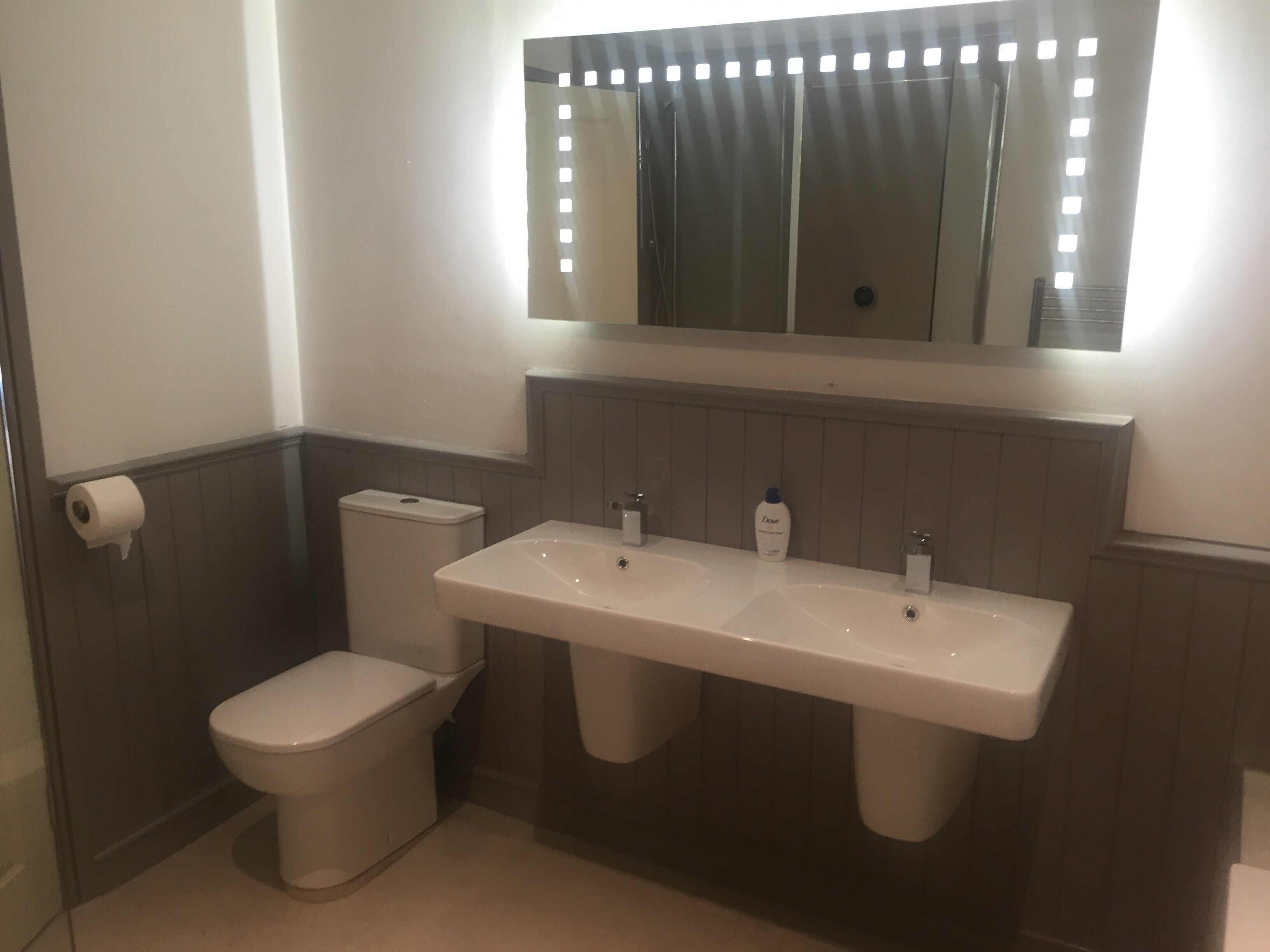 deluxe double room, 1 king bed | bathroom | towels