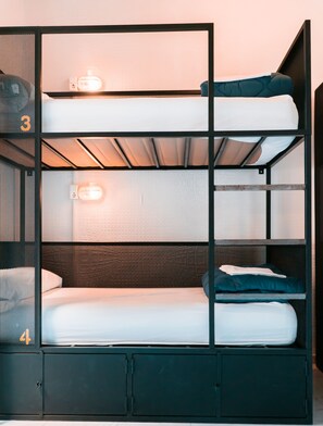 Free WiFi, bed sheets - JOY Setas Coworking (Seville)