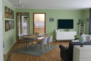 TV - Hotel Zum Neuen Schwan (Walluf)