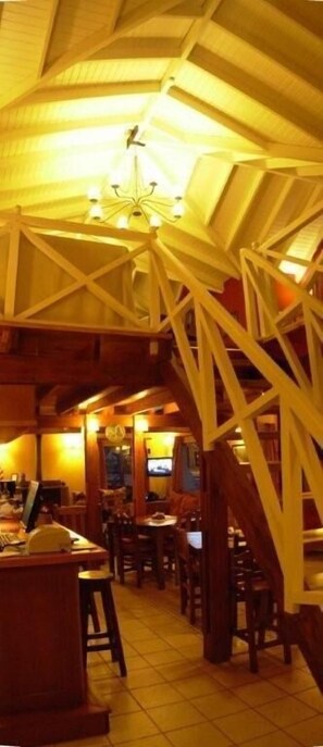 Interior - Hotel La Aldea (El Chalten)