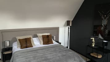 Premium tweepersoonskamer | Een bureau, gratis wifi, beddengoed