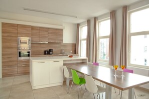 Appartamento, 2 camere da letto | Cucina privata | Frigorifero con congelatore, microonde, piano cottura