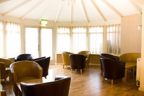 Lounge - Beverley Hotel (Walsall)