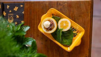Free daily cooked-to-order breakfast