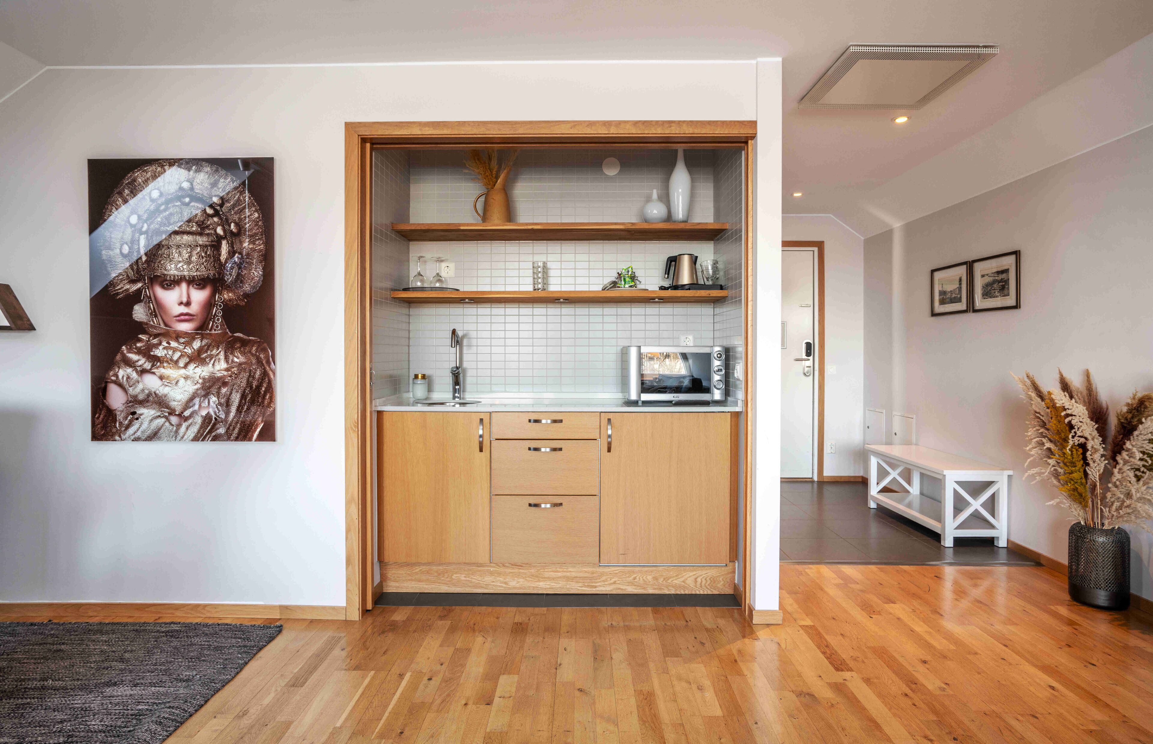 studio suite, 1 double bed, non smoking | in-room safe, desk, free wifi, bed sheets