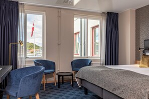 Värdeförvaringsskåp på rummet, skrivbord, gratis wi-fi och sängkläder