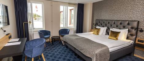 In-room safe, desk, free WiFi, bed sheets