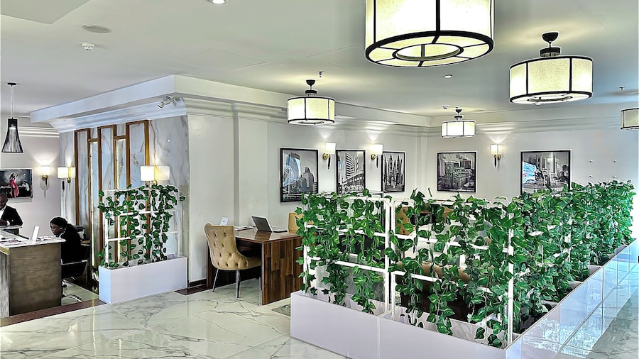 Victoria Crown Plaza Hotel