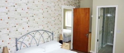 Triple Room, Ensuite