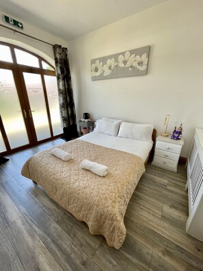 舒适双人房, 独立浴室 (The Woodstore) | 熨斗/熨衣板、免费 WiFi