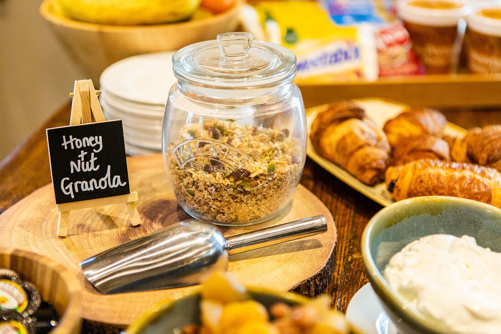 Petit déjeuner complet compris tous les jours