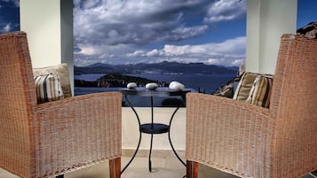 Villa, 3 Bedrooms, Sea View | Terrace/patio