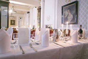 Dining - Wynn's Hotel (Dublin)