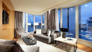 Premium bedding, minibar, in-room safe, desk