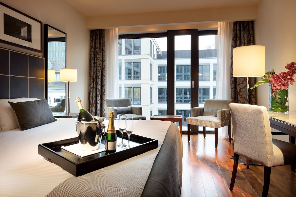 Literie de qualité supérieure, minibar, coffres-forts dans les chambres