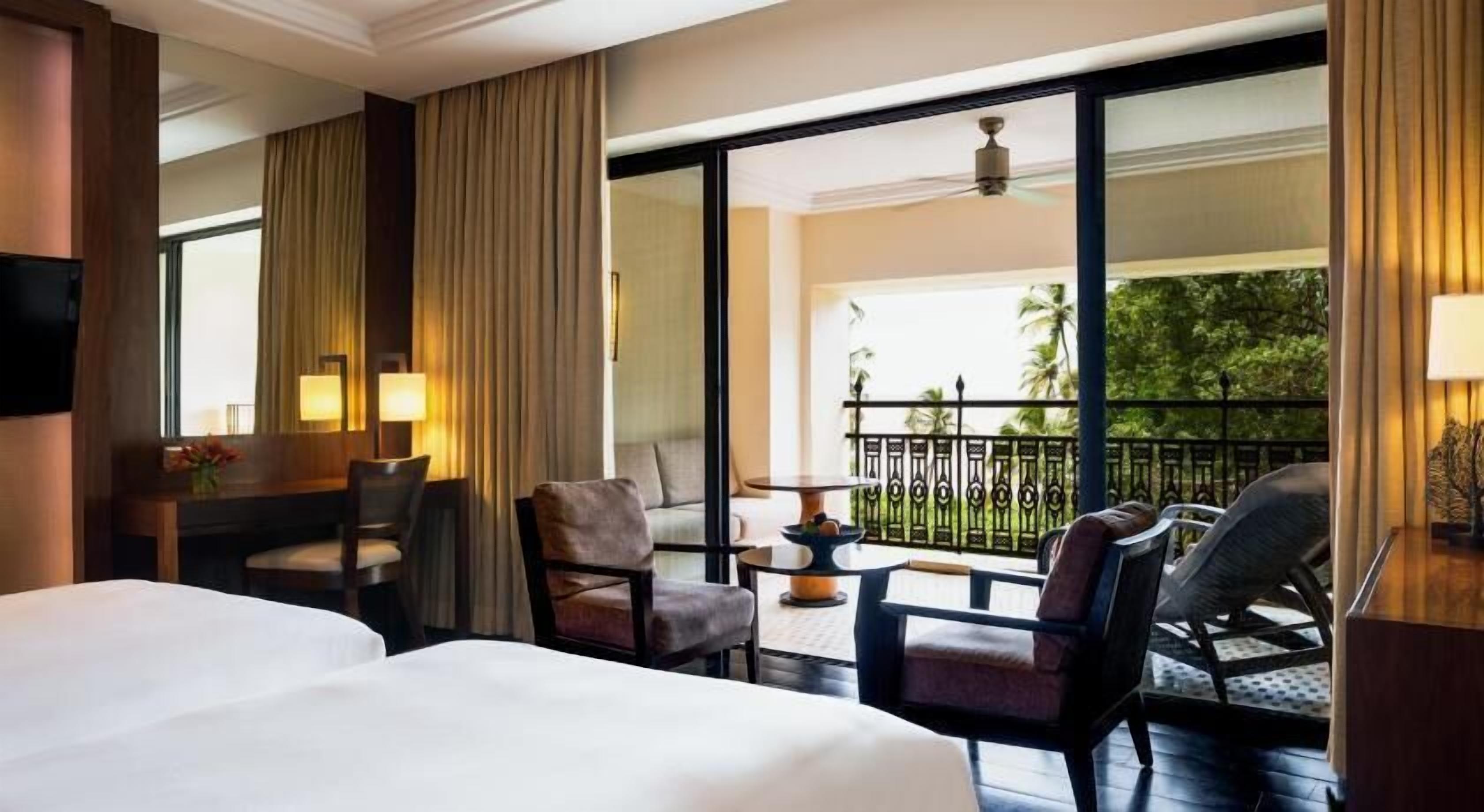 Seprai premium, selimut bulu angsa, dan tempat tidur Select Comfort