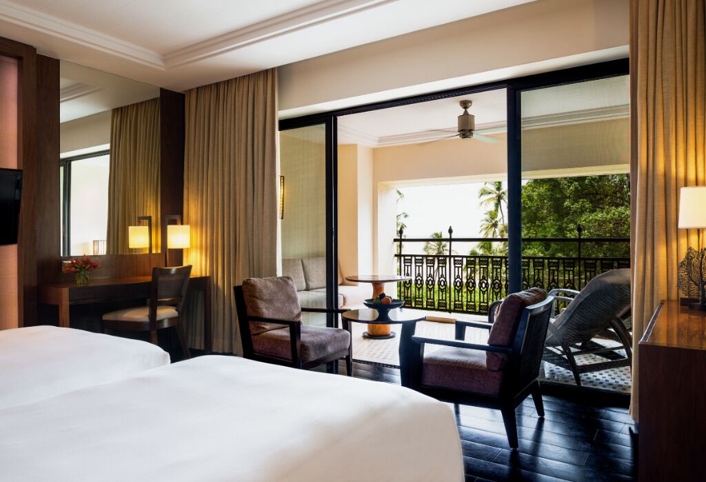 Seprai premium, selimut bulu angsa, dan tempat tidur Select Comfort