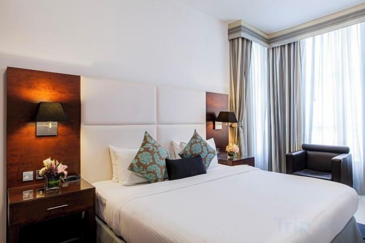 Ropa de cama de alta calidad y minibar 
