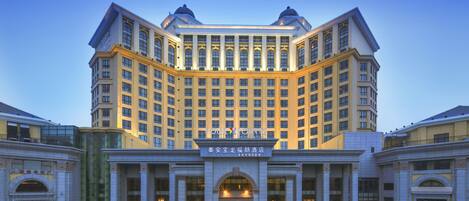 Fasade – kveld/natt