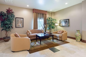 Interior - Comfort Suites Leesville near Fort Johnson (Leesville)