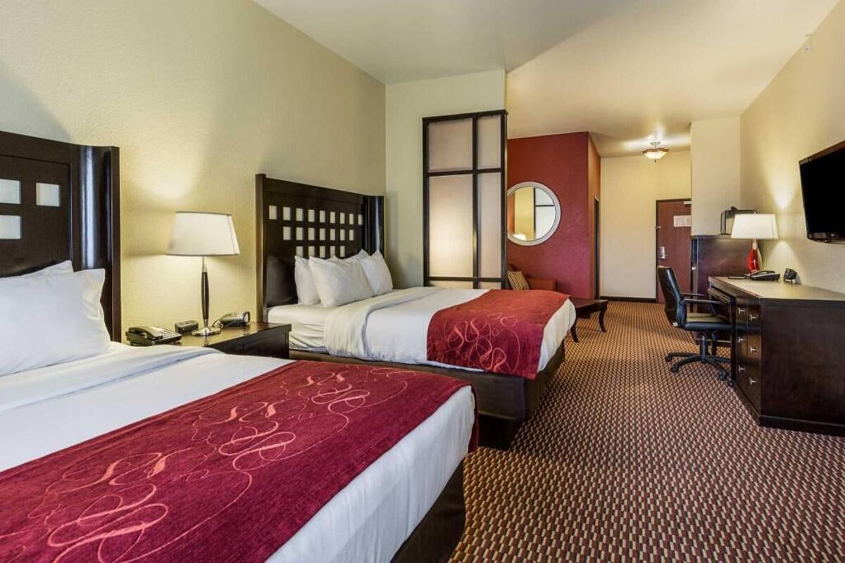 2 habitaciones, escritorio, tabla de planchar con plancha y wifi gratis