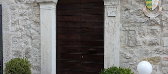 Castello Izzalini Todi Resort