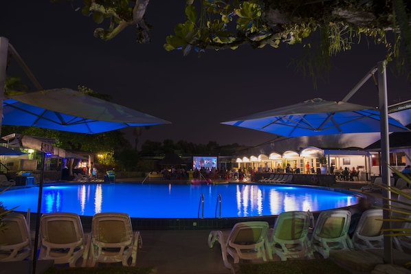 Outdoor pool, pool cabanas (surcharge), pool umbrellas
