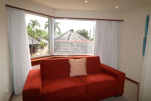 Minibar, in-room safe, desk, blackout drapes - Torarica Resort (Paramaribo)