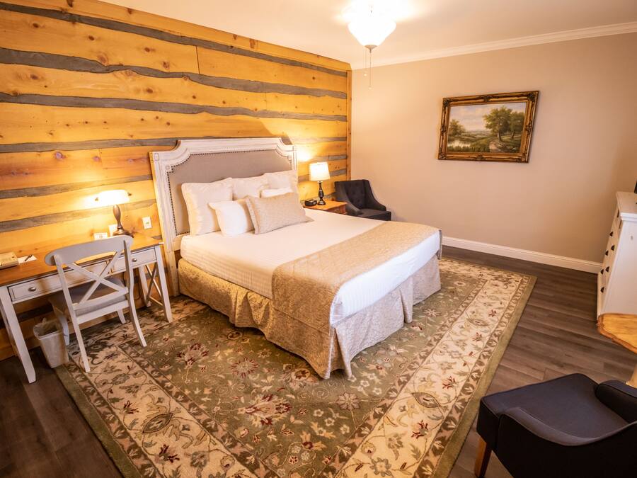 Phòng, 1 giường cỡ king, phù hợp cho người khuyết tật (Guest) | Bộ đồ giường cao cấp, nệm Tempur-Pedic, minibar