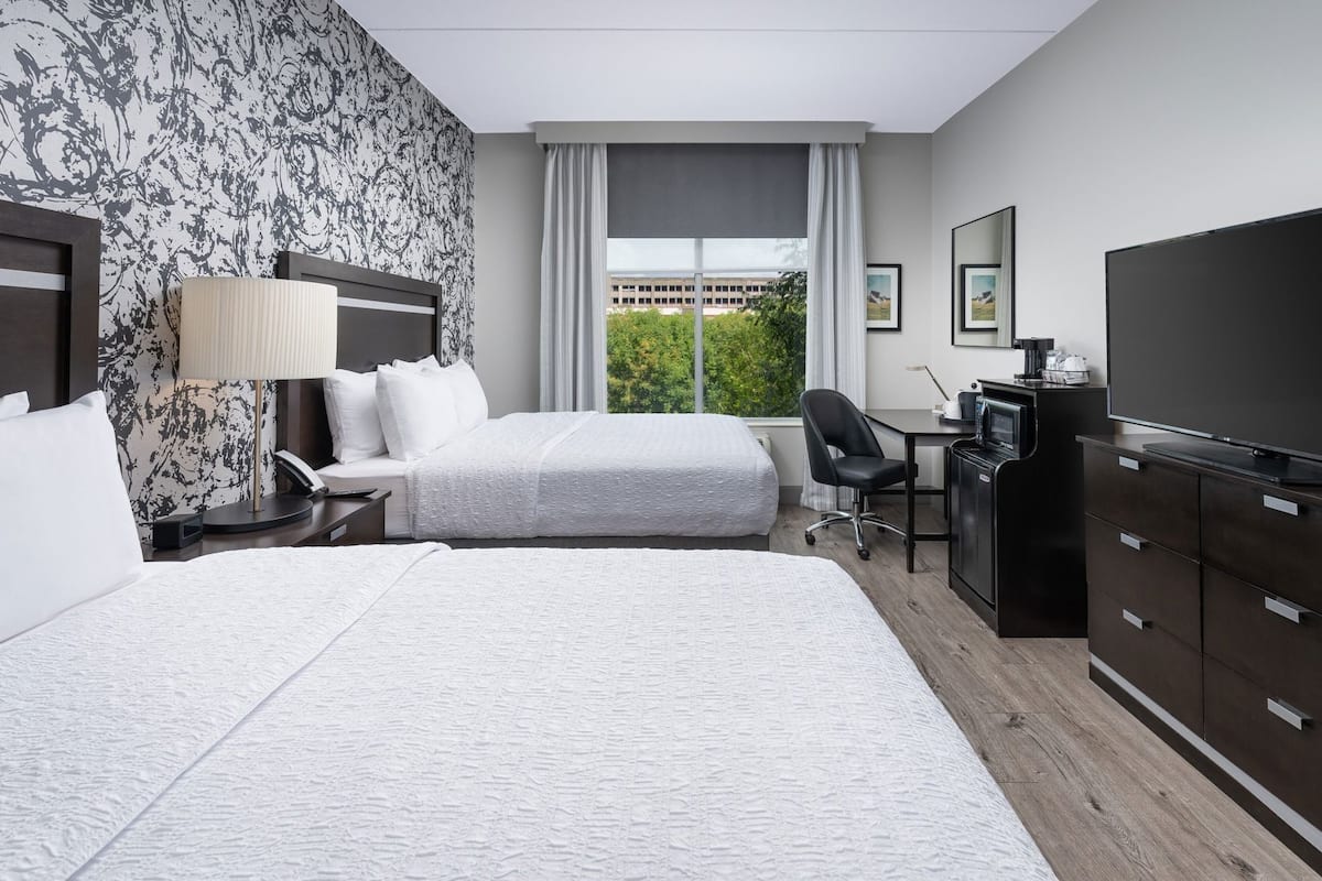 Hypo-allergenic bedding, in-room safe, desk, laptop workspace